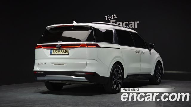 Kia Carnival из Кореи Encar