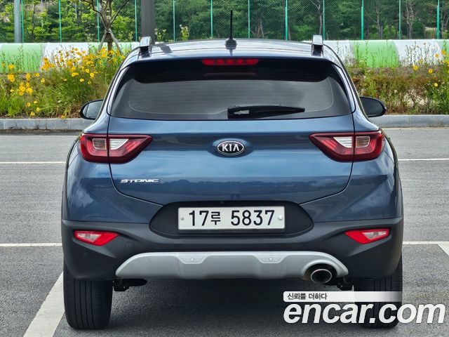 Kia Stonic из Кореи Encar