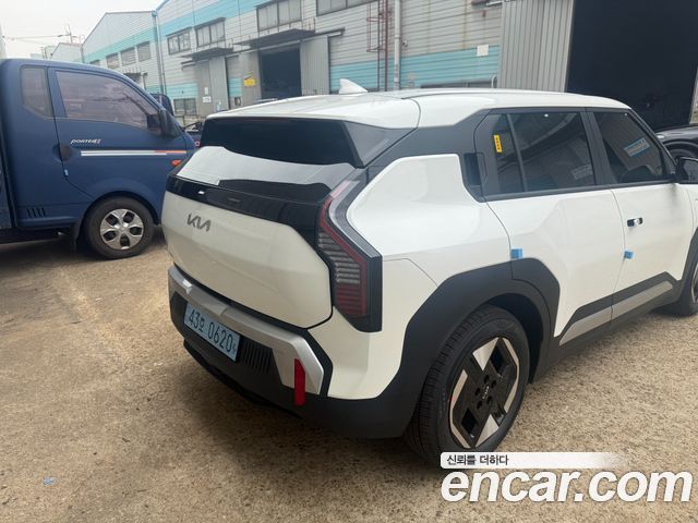 Kia EV3 из Кореи Encar
