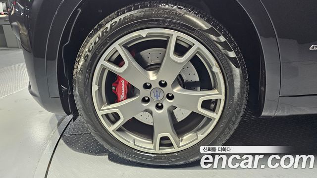 Maserati Levante из Кореи Encar