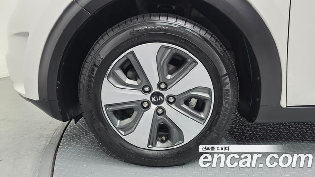 Kia Niro из Кореи Encar