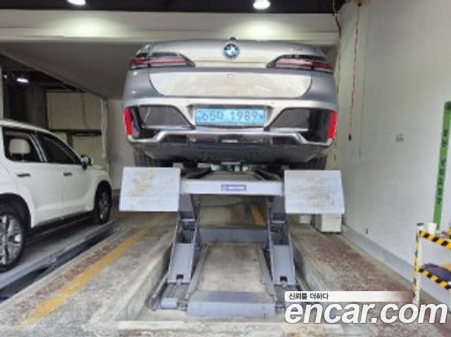 BMW i7 из Кореи Encar