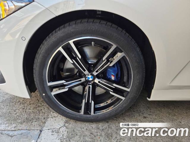 BMW 3-Series 320i M Sport — пробег 900 км — фото 5 из 5