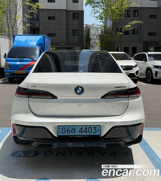 BMW i7 xDrive 60 M sport — пробег 38 000 км — фото 2 из 5