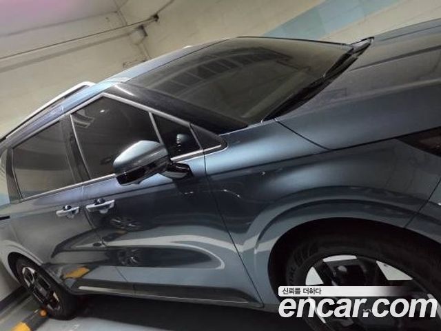 Kia Carnival 9-Seater Signature — пробег 20 000 км — фото 4 из 5