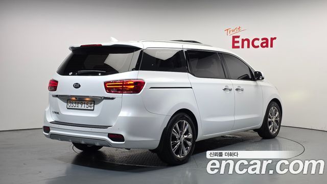 Kia Carnival из Кореи Encar