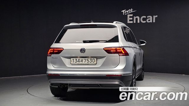 Volkswagen Tiguan 2.0 TDI Prestige — пробег 82 625 км — фото 4 из 5