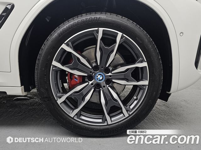 BMW X3 xDrive 30e M Sports Pro — пробег 11 797 км — фото 5 из 5
