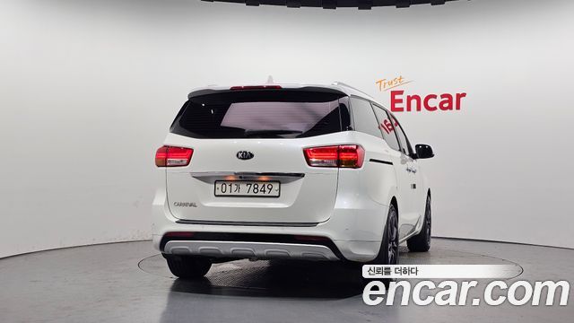 Kia Carnival из Кореи Encar
