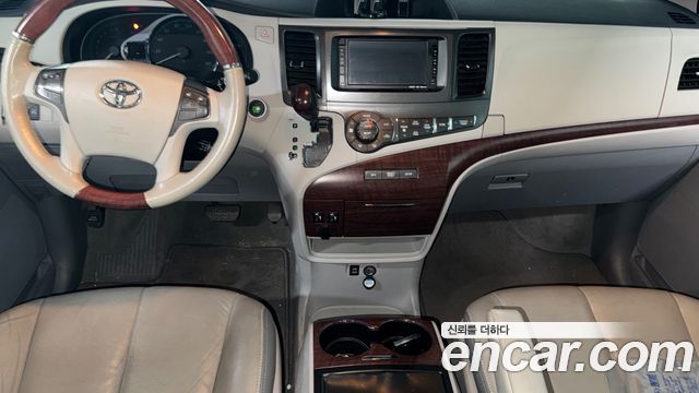 Toyota Sienna из Кореи Encar