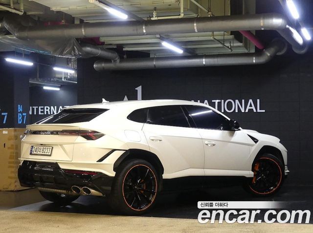 Lamborghini Urus из Кореи Encar