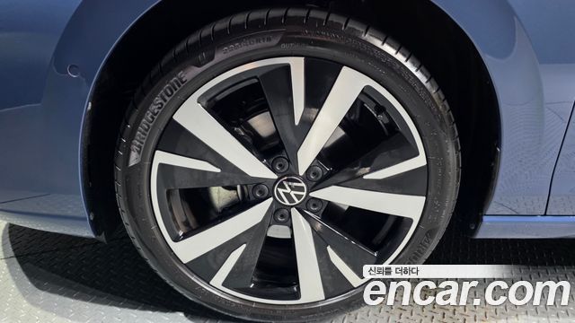 Volkswagen Golf 2.0 TDI Prestige — пробег 1 235 км — фото 5 из 5