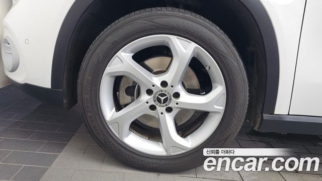Mercedes-Benz GLA-Class GLA220 — пробег 60275 км