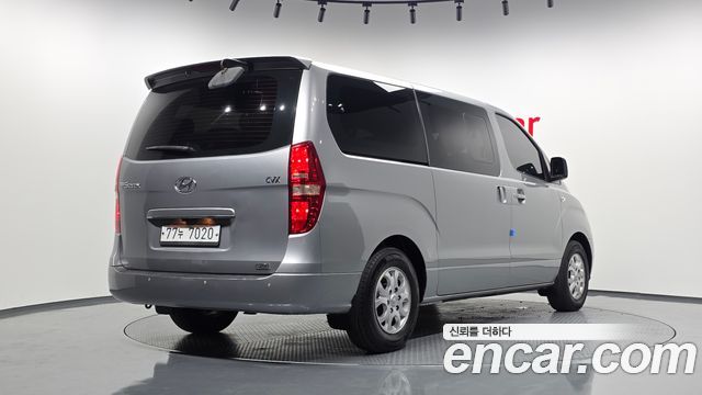 Hyundai Starex 12-Seater Wagon CVX Luxury — пробег 262 130 км — фото 2 из 5