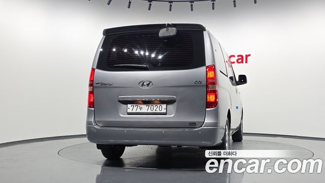 Hyundai Starex 12-Seater Wagon CVX Luxury — пробег 262 130 км — фото 4 из 5