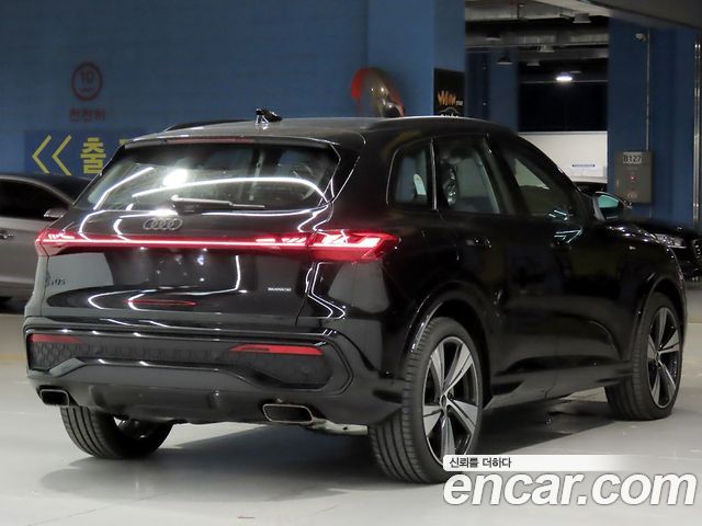 Audi Q5 45 TFSI Quattro S line — пробег 58 км — фото 2 из 5