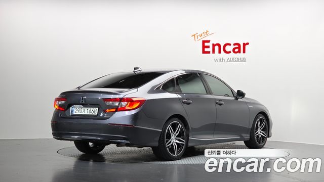 Honda Accord 2.0 Hybrid Touring — пробег 133 237 км