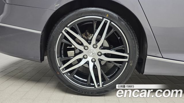 Honda Accord 2.0 Hybrid Touring — пробег 133 237 км