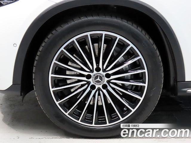 Mercedes-Benz GLC-Class GLC300 4MATIC AMG Line — пробег 38 419 км — фото 5 из 5