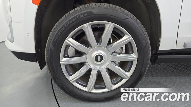 Cadillac Escalade 6.2 ESV ESV Premium Luxury Platinum — пробег 97 653 км