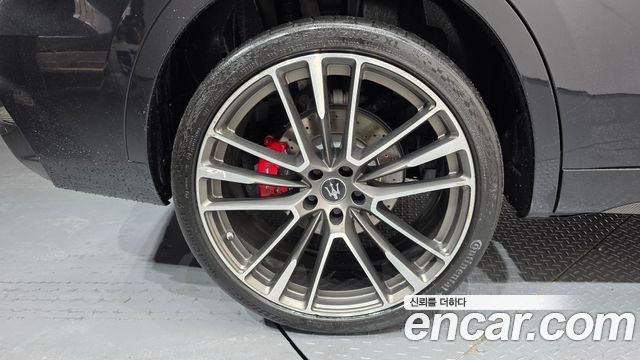 Maserati Levante 3.8 Trofeo — пробег 28003 км