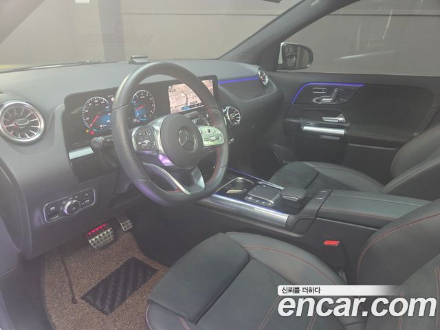 Mercedes-Benz GLA-Class GLA250 4MATIC — пробег 15822 км