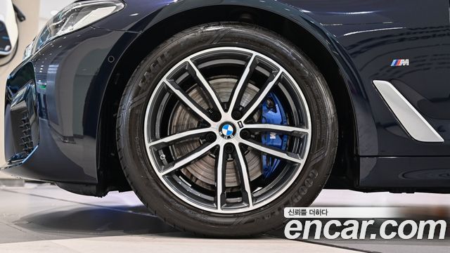 BMW 5-Series 520i M Sport — пробег 27231 км