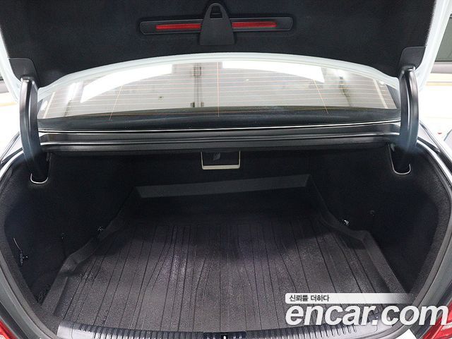 Genesis EQ900 3.8 GDI AWD Premium Luxury — пробег 184784 км