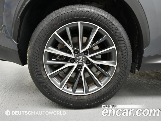 Lexus NX Premium — пробег 40229 км