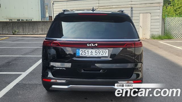 Kia Carnival Gasoline 9-Seater Signature — пробег 20000 км