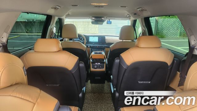Kia Carnival Gasoline 9-Seater Signature — пробег 20000 км