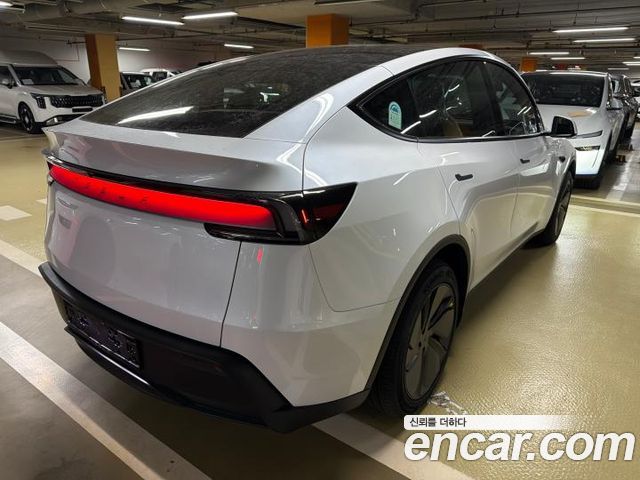 Tesla Model Y Premium RWD — пробег 5 км
