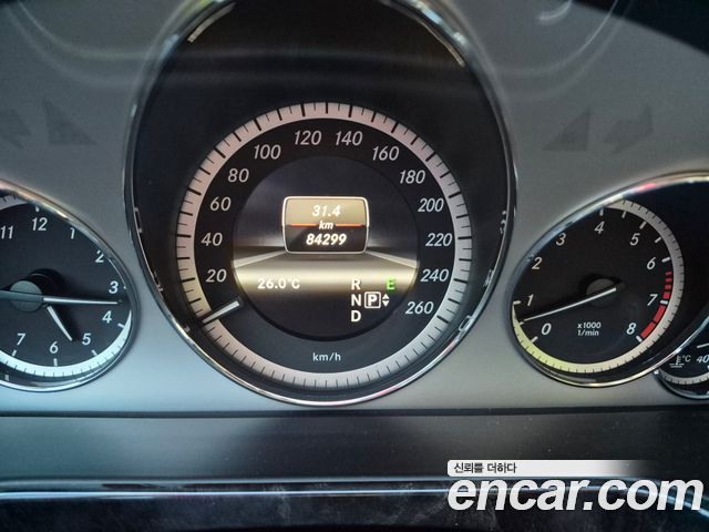 Mercedes-Benz E-Class E350 — пробег 85 000 км — фото 5 из 5