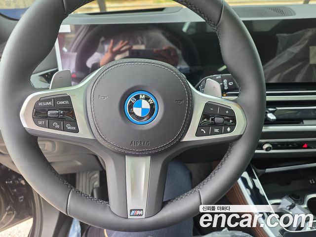 BMW X5 xDrive 50e M Sport — пробег 1 087 км — фото 5 из 5