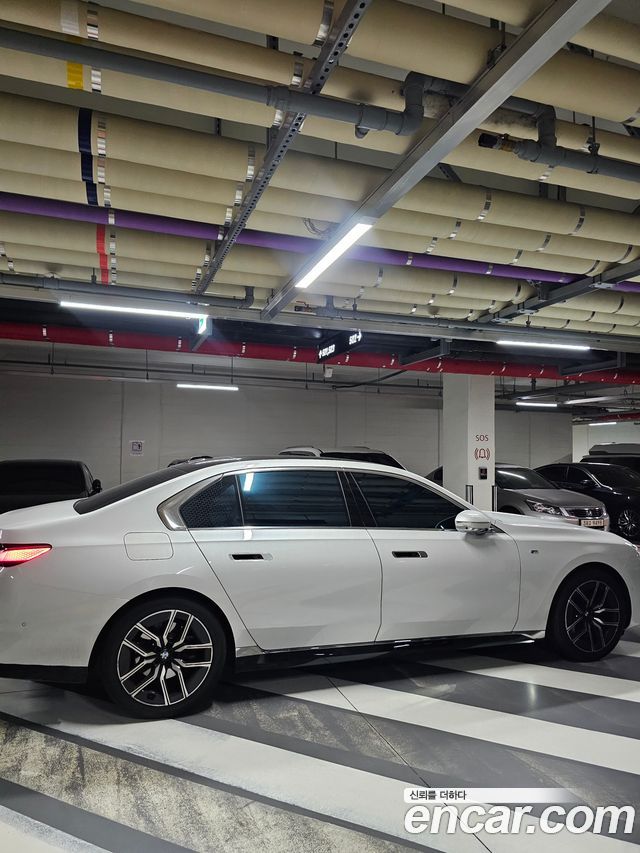 BMW 7-Series 740d xDrive M Sport — пробег 20 300 км — фото 5 из 5