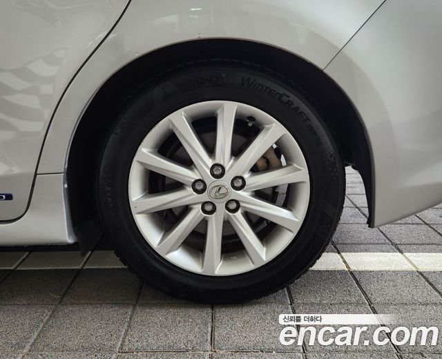 Lexus CT200h 1.8 Compact Trendy ZWA10 — пробег 82600 км