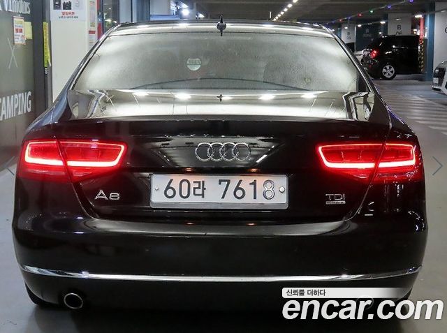 Audi A8 3.0 TDI Quattro D4 — пробег 257268 км