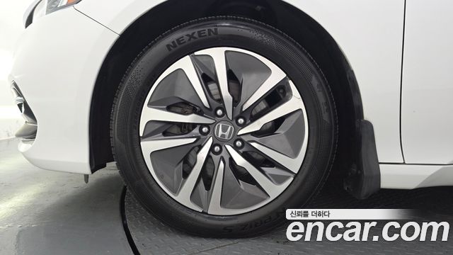 Honda Accord 2.0 Hybrid Touring — пробег 171 274 км