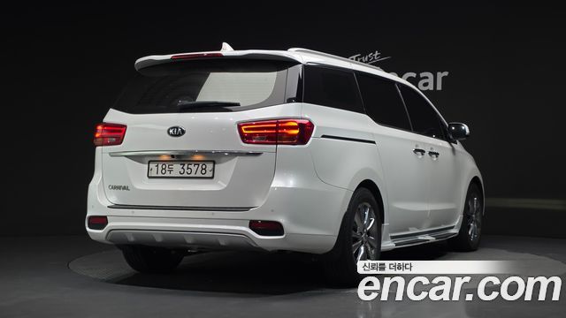 Kia Carnival из Кореи Encar