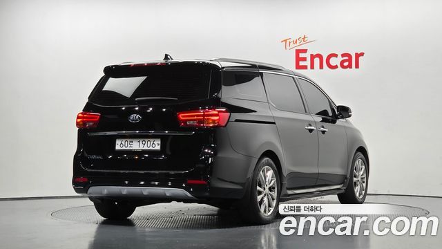 Kia Carnival из Кореи Encar