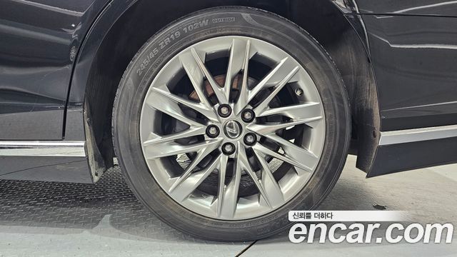 Lexus LS 3.5 Luxury AWD — пробег 109 362 км