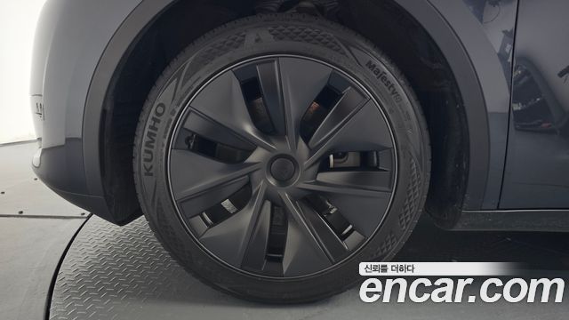 Tesla Model Y RWD — пробег 20 453 км — фото 5 из 5