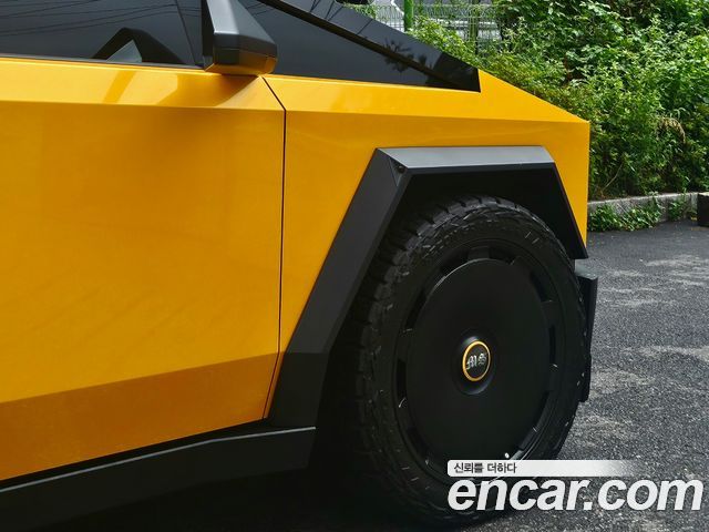 Tesla Cybertruck AWD — пробег 11 950 км — фото 5 из 5