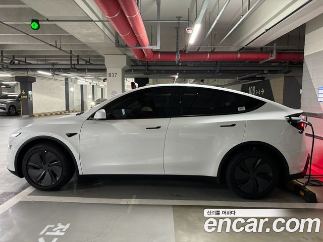 Tesla Model Y Premium RWD — пробег 731 км — фото 5 из 5