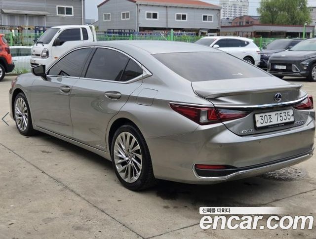 Lexus ES Executive — пробег 61 269 км