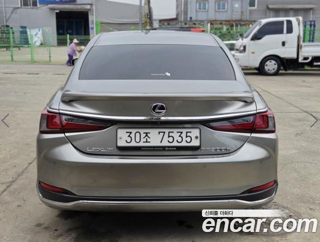 Lexus ES Executive — пробег 61 269 км