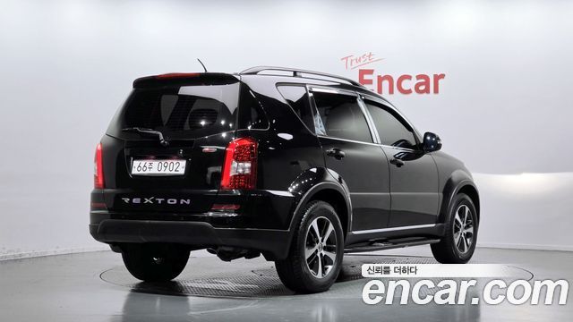 Ssangyong Rexton 2.2 4WD RX7 Luxury — пробег 127 917 км — фото 2 из 5