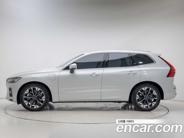 Volvo XC60 T8 Ultra Bright — пробег 4 902 км — фото 5 из 5