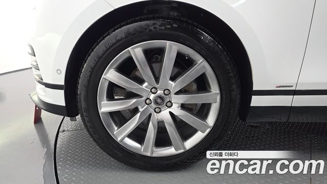 Land Rover Range Rover Velar 3.0 D300 R-Dynamic HSE — пробег 94 725 км