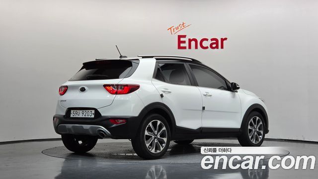Kia Stonic из Кореи Encar